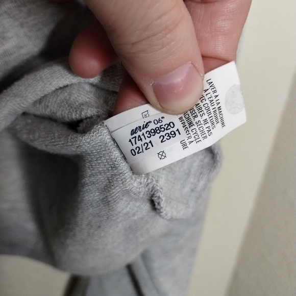 Offline by Aerie Grey Cropped Pullover Hoodie Size Large - Picture 8 of 8